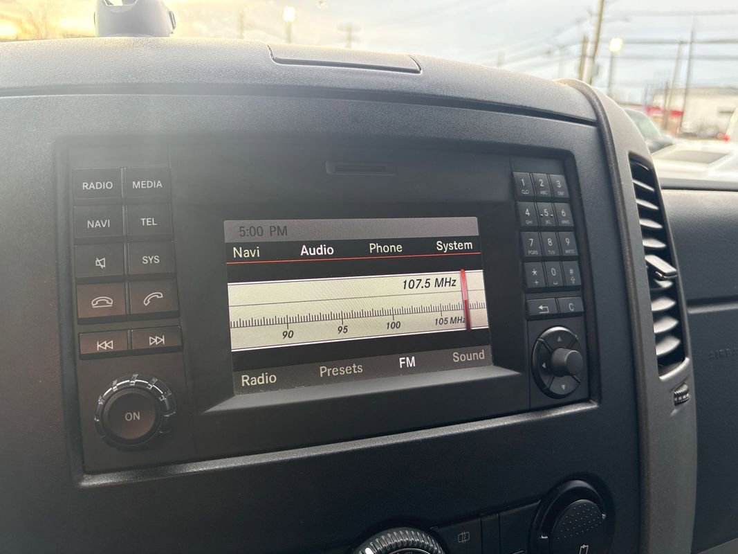 Used 2015 Mercedes-Benz Sprinter 2500 image 34