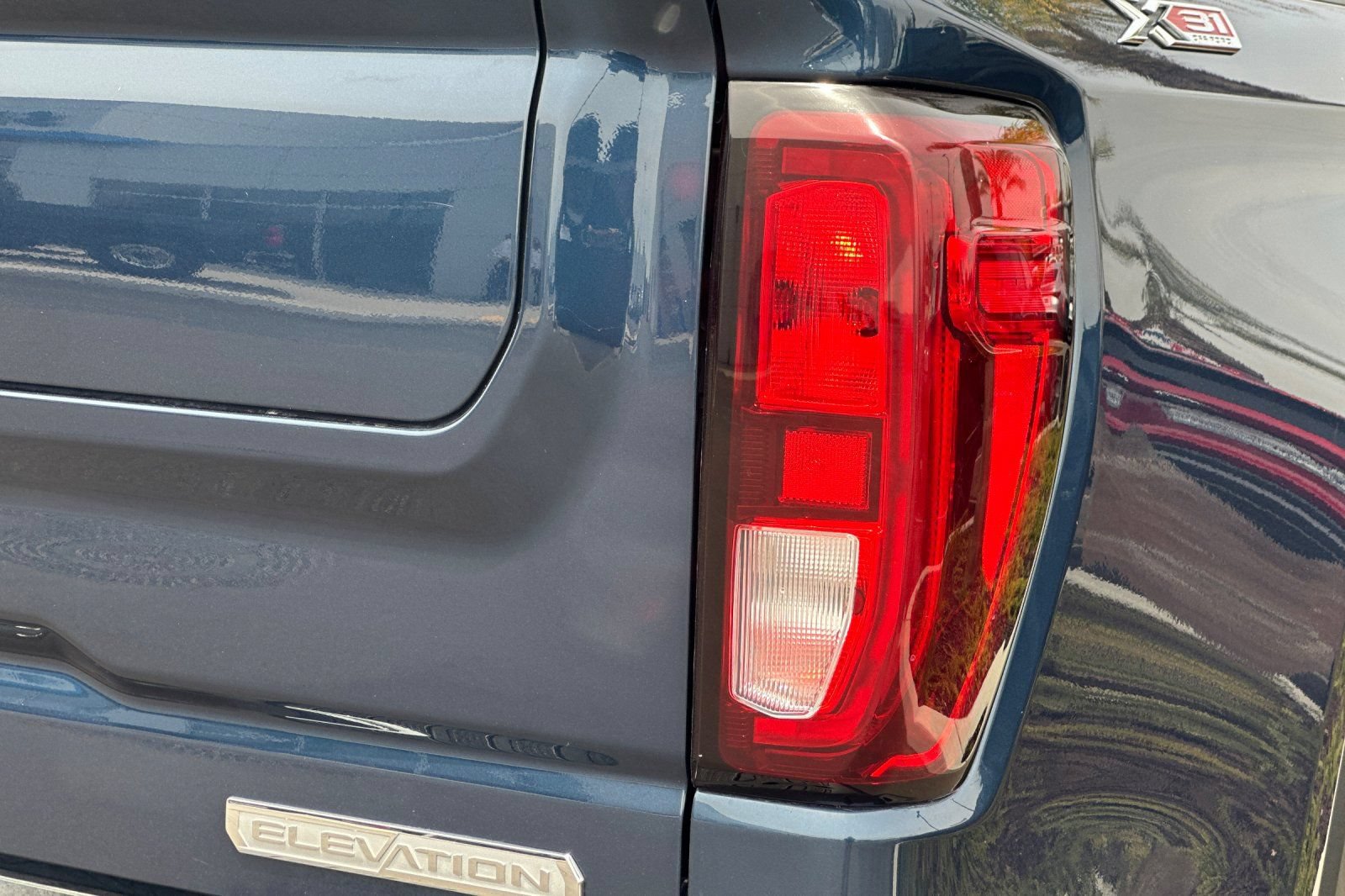 Used 2021 GMC Sierra 1500 Elevation w/ X31 Off-Road Package AWD/4WD image 36