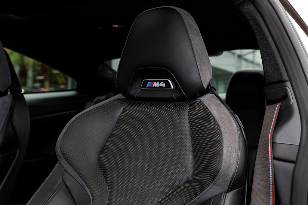 Used 2021 BMW M4 Competition w/ Executive Package RWD image 35