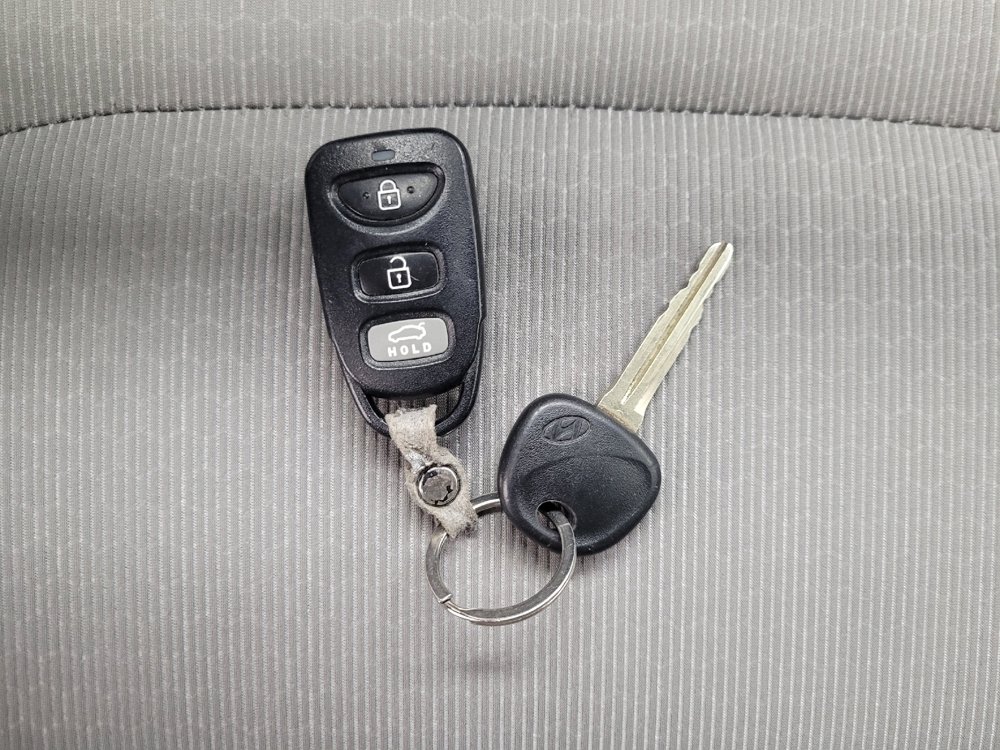Used 2017 Hyundai Elantra SE image 32