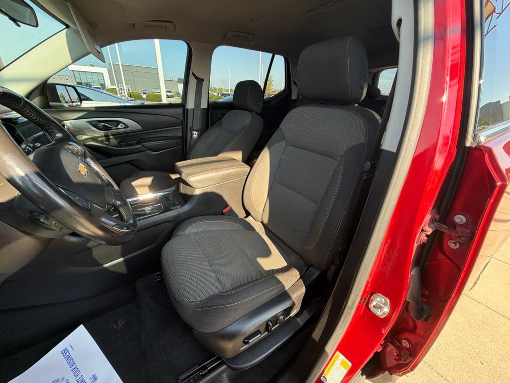 Used 2019 Chevrolet Traverse LT w/ LPO, Floor Liner Package AWD/4WD image 12