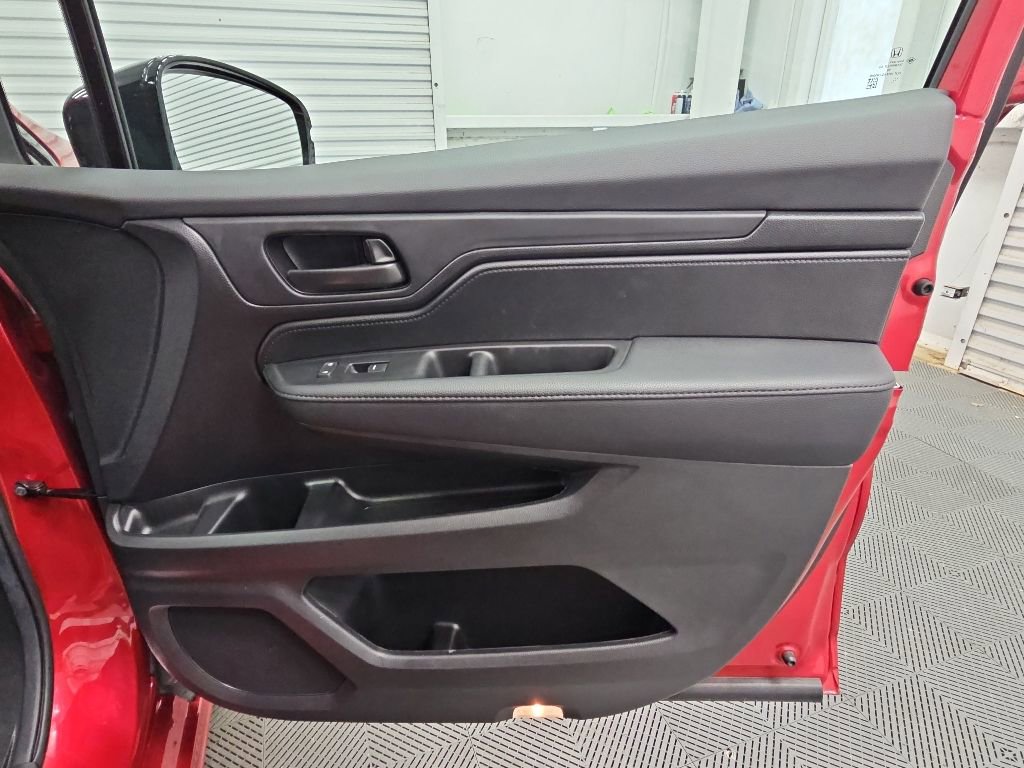 Used 2025 Honda Odyssey Sport-L image 40