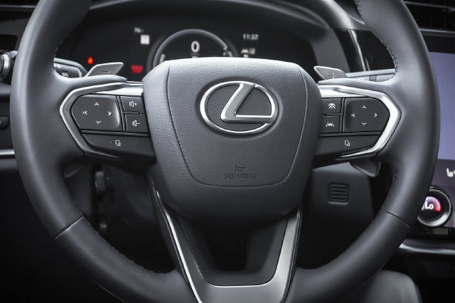 Certified 2023 Lexus RZ 450e Premium w/ Technology Package AWD/4WD image 13