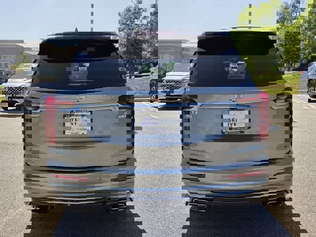 Used 2023 Cadillac XT6 Premium Luxury AWD/4WD image 4