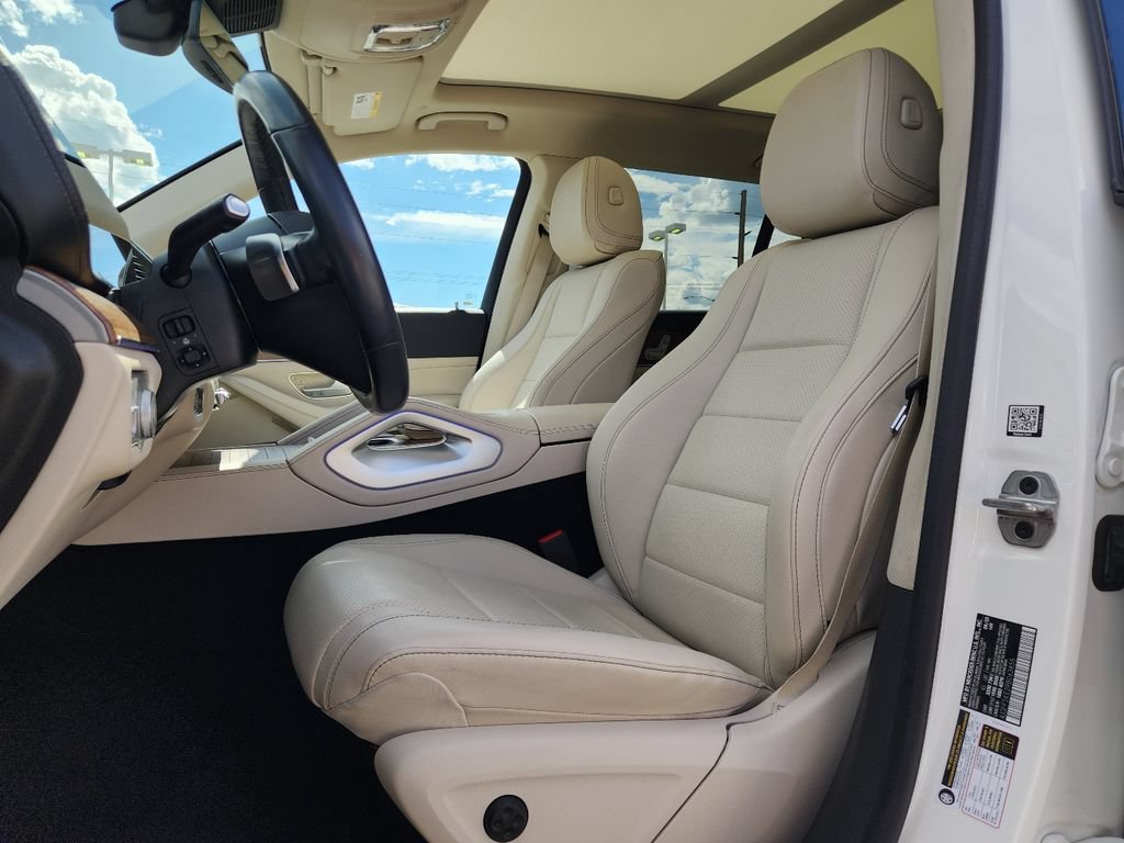 Used 2024 Mercedes-Benz GLS 450 4MATIC image 3