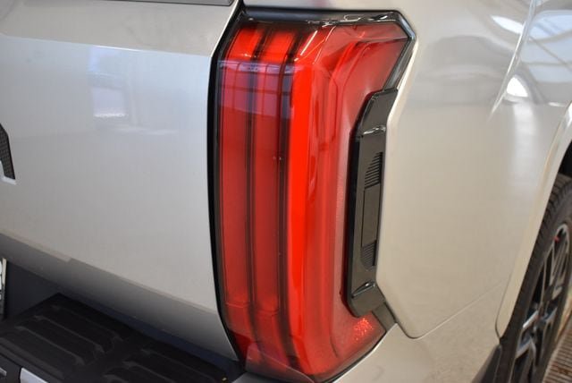 Used 2022 Toyota Tundra SR5 w/ TRD Sport Premium Package AWD/4WD image 12