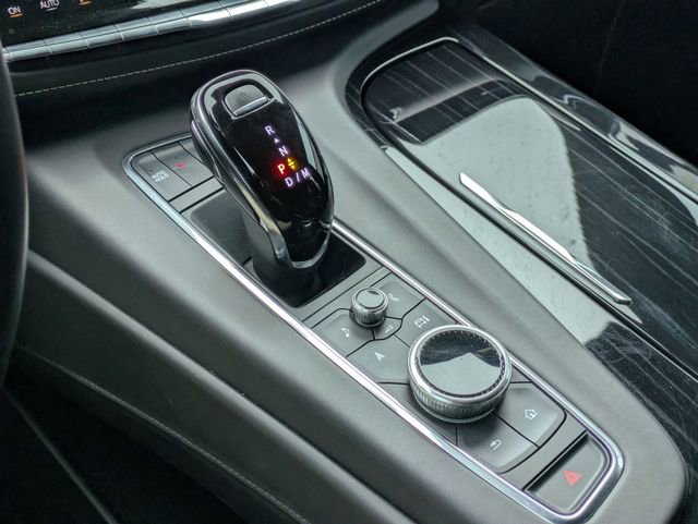 Used 2024 Cadillac Escalade V w/ LPO, ONYX Package image 25