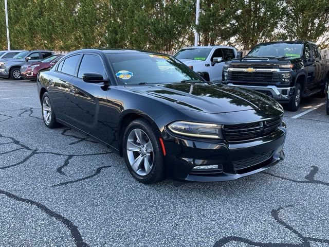Used 2016 Dodge Charger SXT RWD image 3