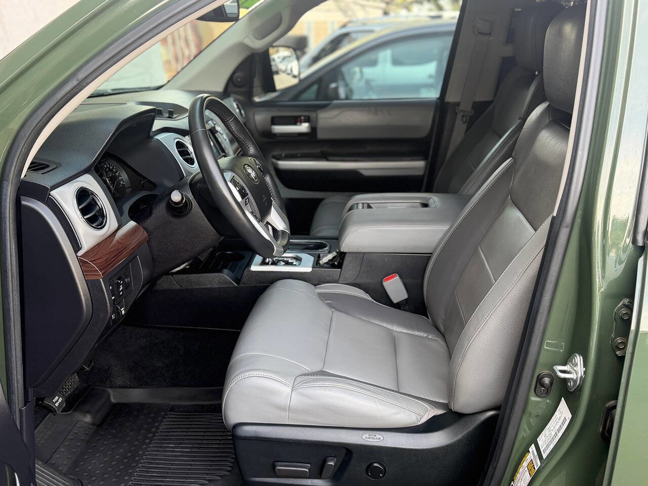 Used 2021 Toyota Tundra Limited w/ Limited Premium Package image 9