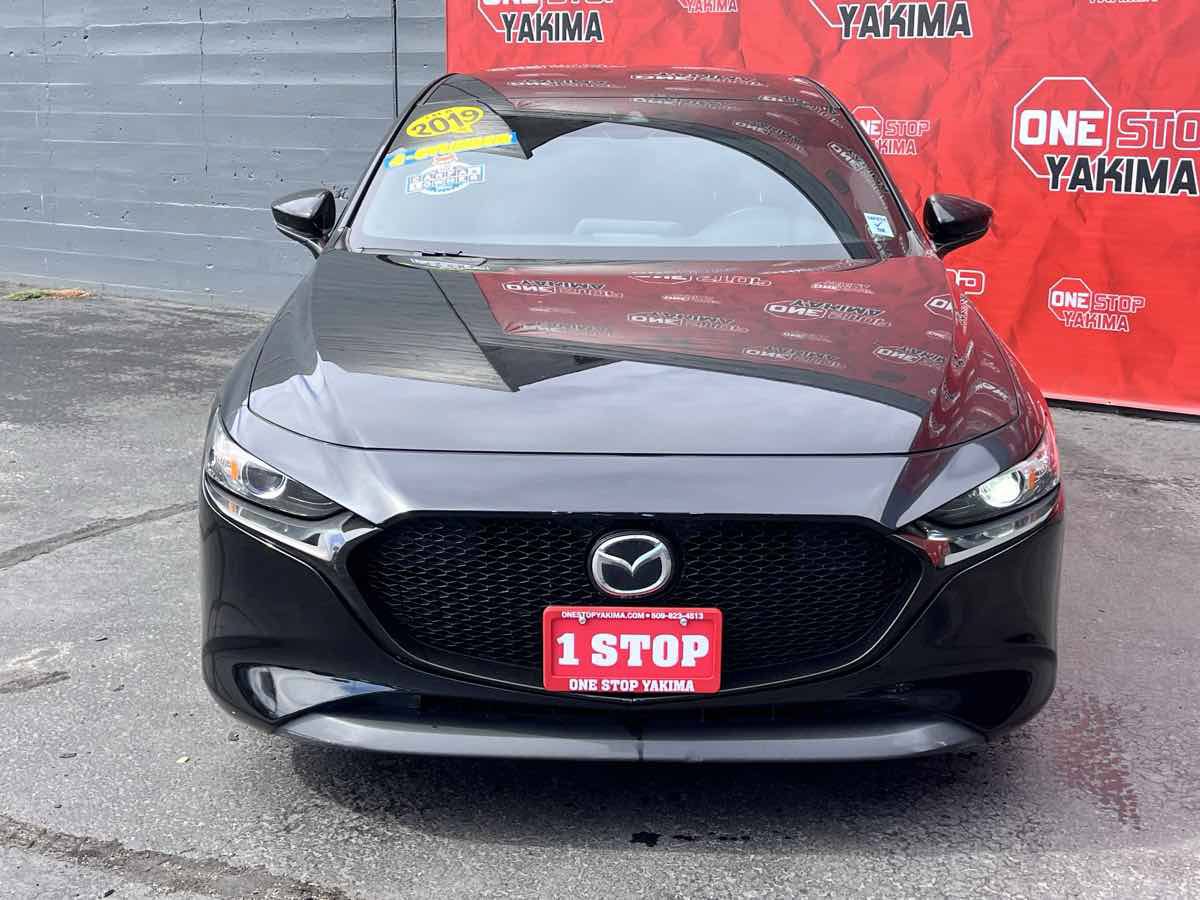Used 2019 MAZDA MAZDA3 Hatchback FWD image 2