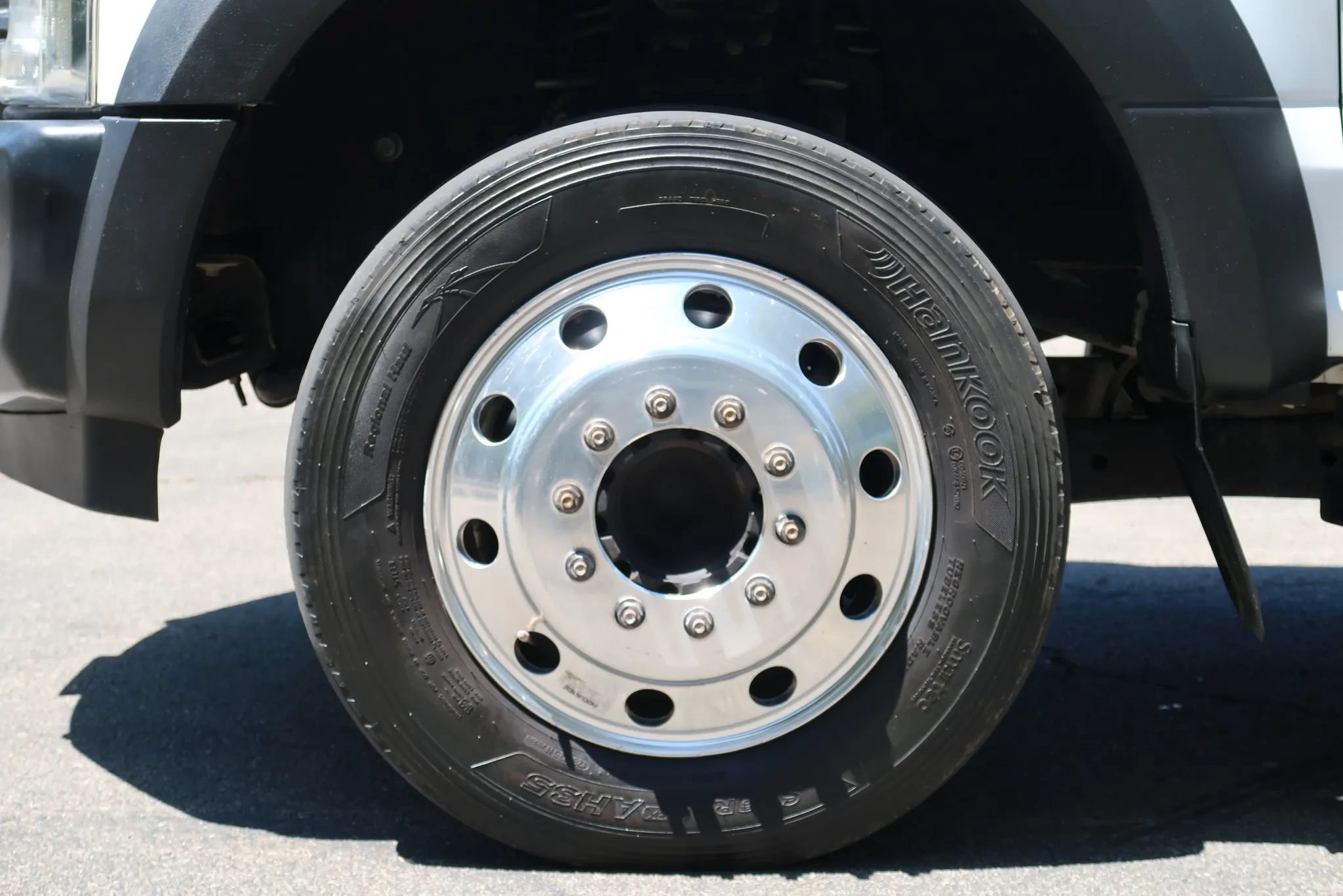 Used 2017 Ford F550 2WD SuperCab Super Duty image 23