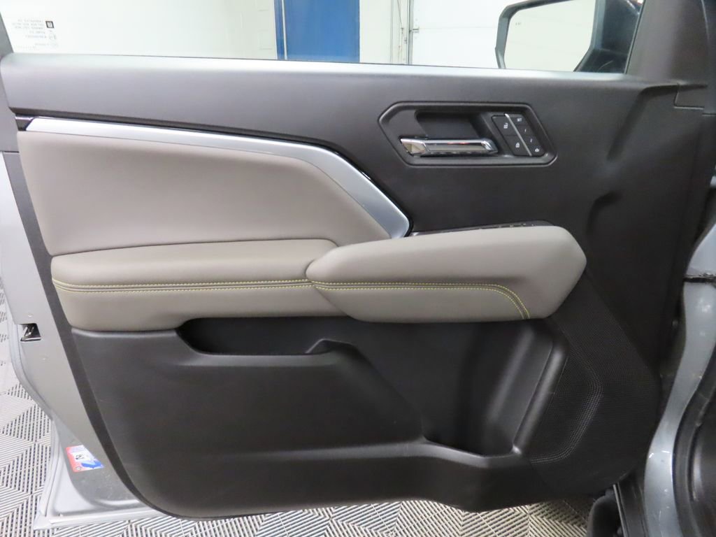 Used 2026 Chevrolet Colorado ZR2 w/ Technology Package AWD/4WD image 66