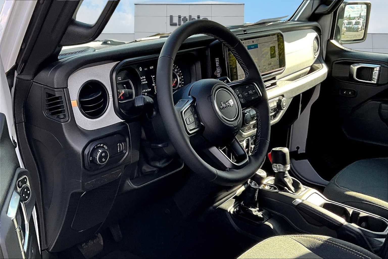 New 2025 Jeep Gladiator Sport image 2