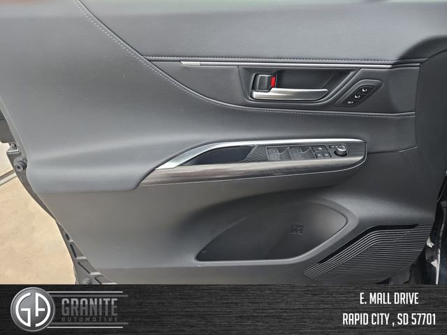 Used 2021 Toyota Venza XLE w/ Softex Package image 10