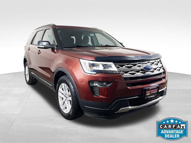 Used 2018 Ford Explorer XLT AWD/4WD image 2