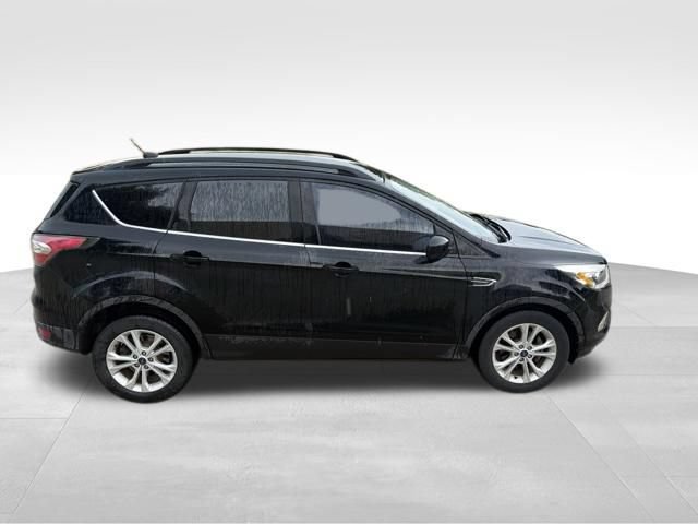 Used 2017 Ford Escape SE w/ Equipment Group 201A FWD image 2