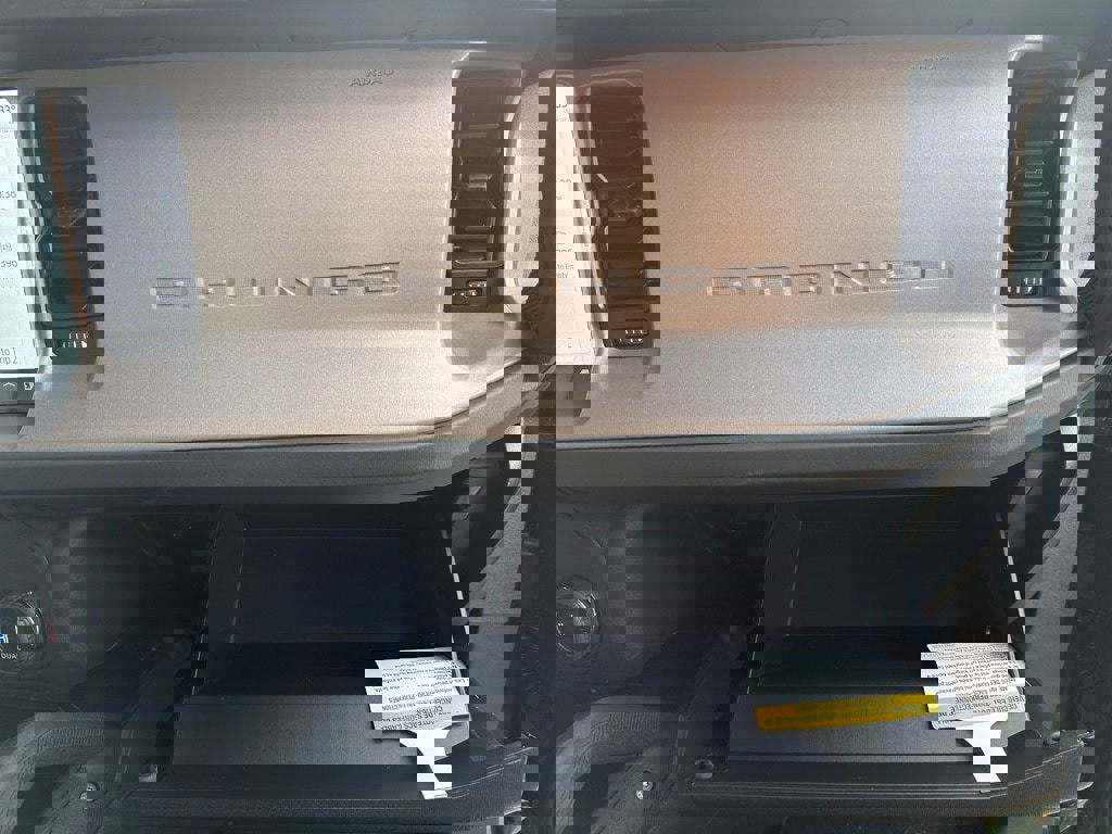 New 2025 Ford Bronco Outer Banks w/ Sasquatch Package AWD/4WD image 34