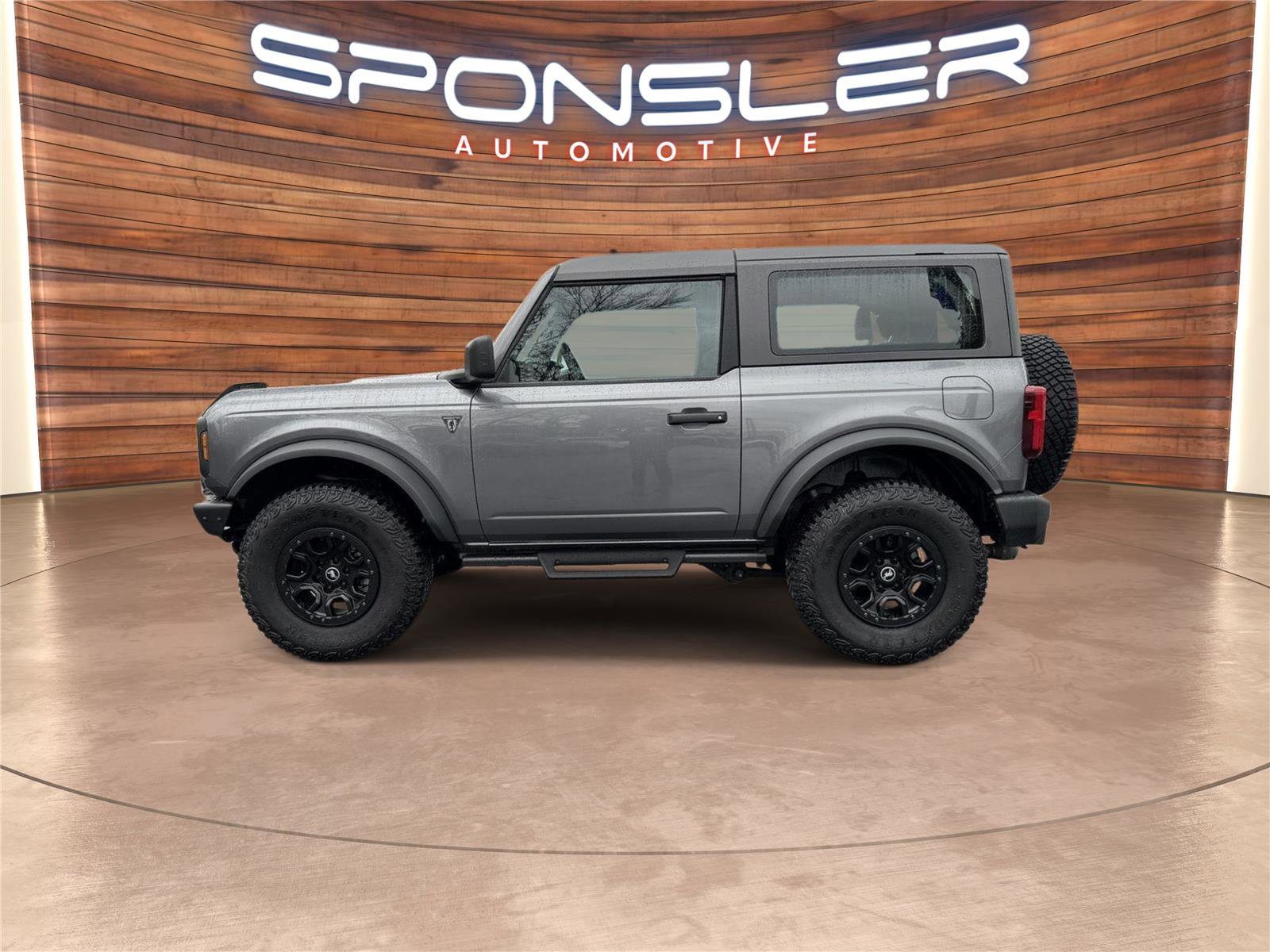 Used 2023 Ford Bronco 2-Door w/ Sasquatch Package image 2