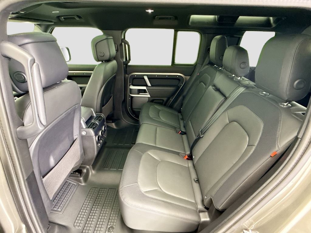 Used 2024 Land Rover Defender 110 X-Dynamic SE AWD/4WD image 20