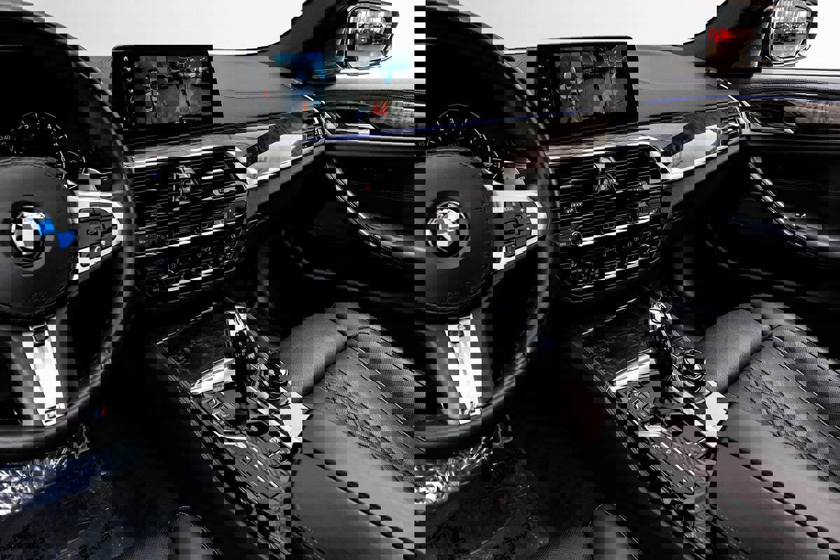 Used 2018 BMW M550i xDrive image 22