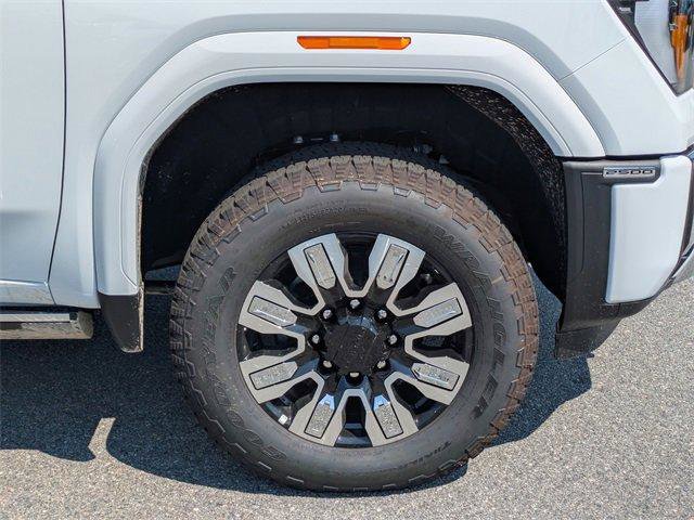 New 2025 GMC Sierra 2500 Denali w/ Denali Reserve Package image 13