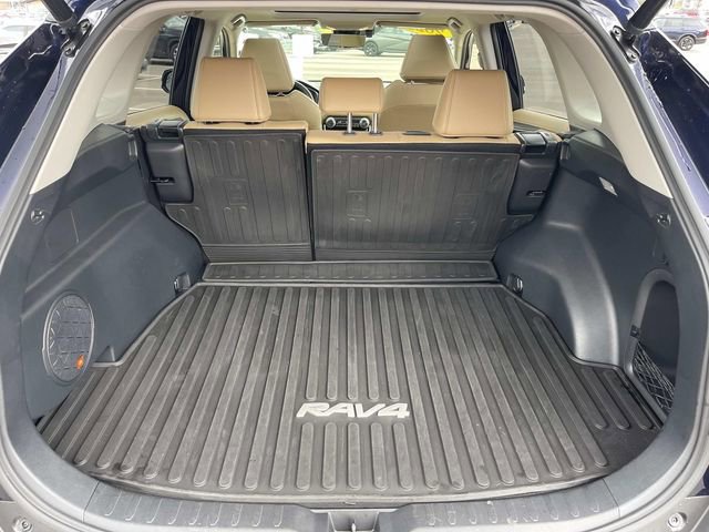 Used 2021 Toyota RAV4 Limited image 12