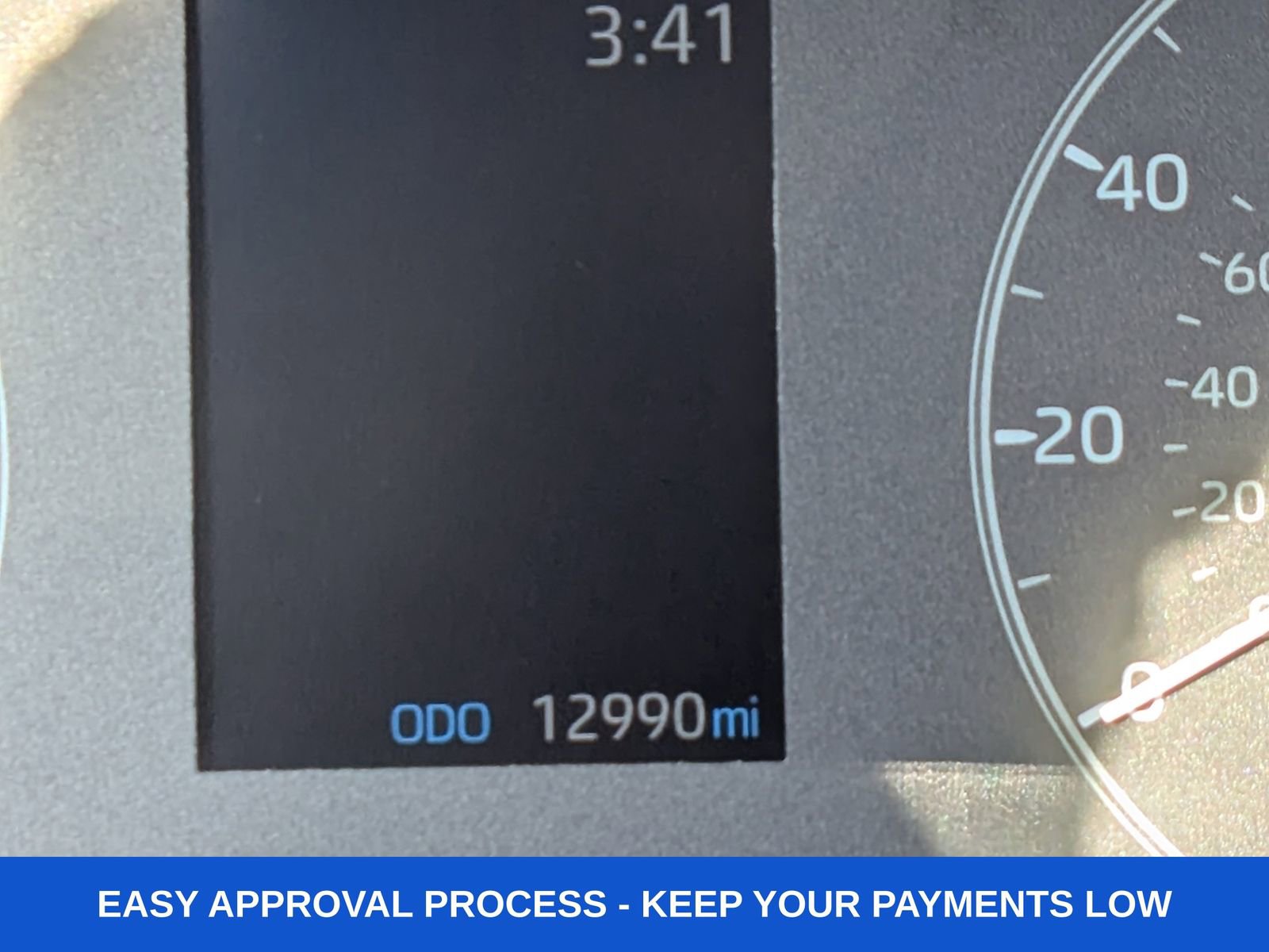 Used 2024 Toyota Corolla Cross LE image 41