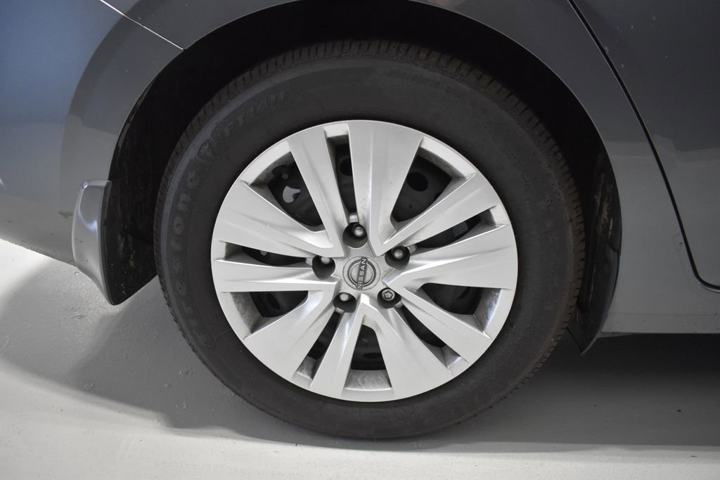 Certified 2025 Nissan Sentra S FWD image 10