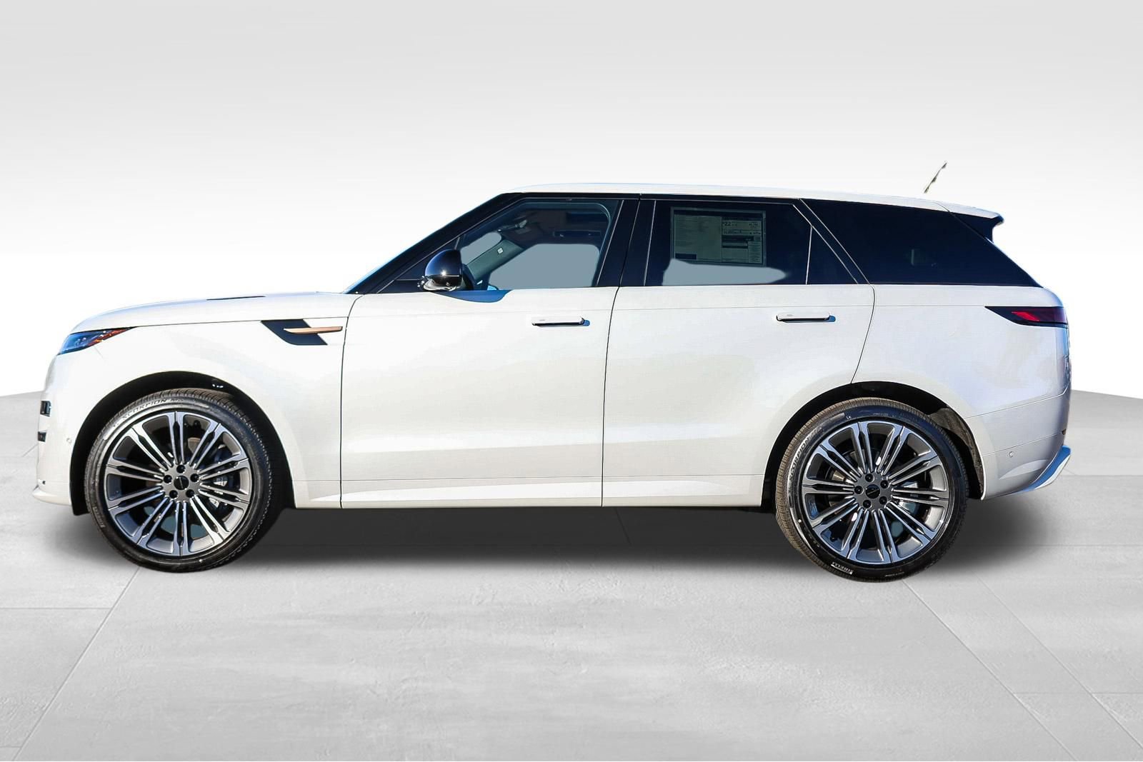 New 2026 Land Rover Range Rover Sport Dynamic SE image 8