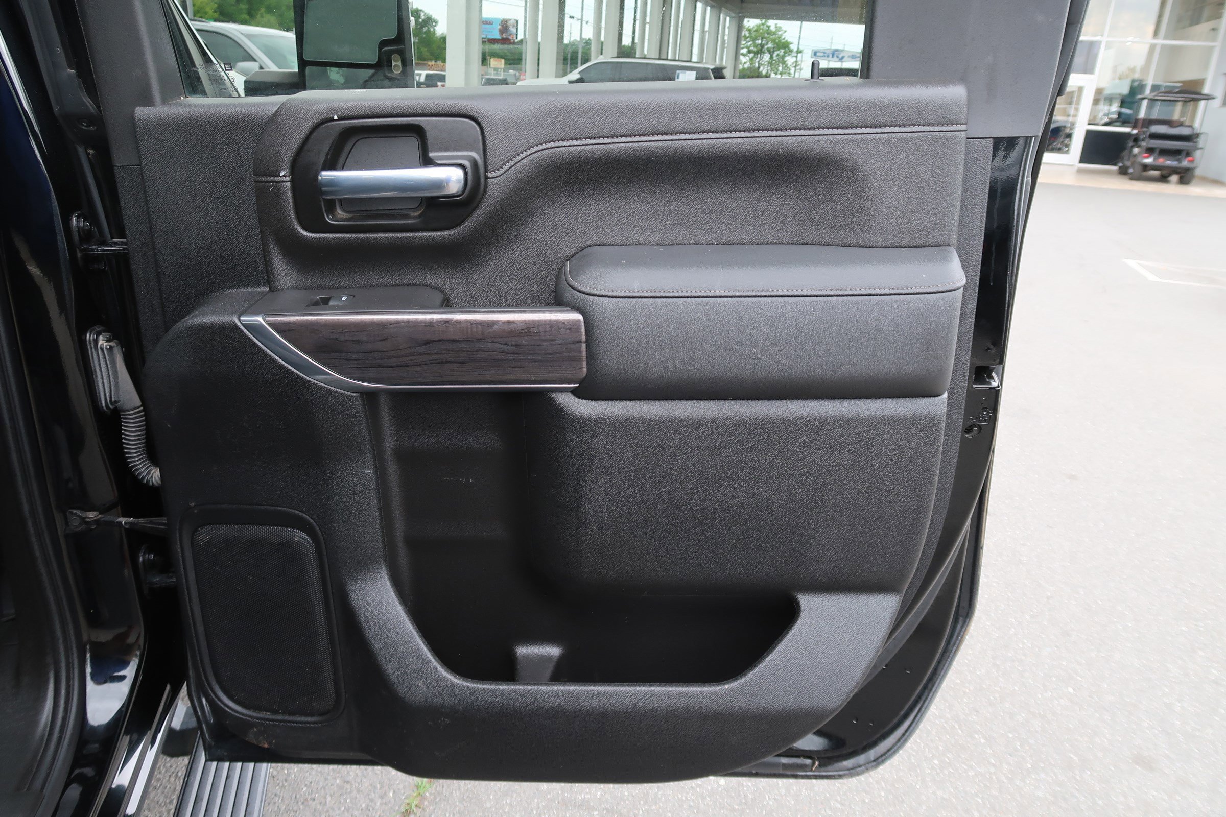 Used 2021 Chevrolet Silverado 2500 LTZ w/ LTZ Plus Package AWD/4WD image 41