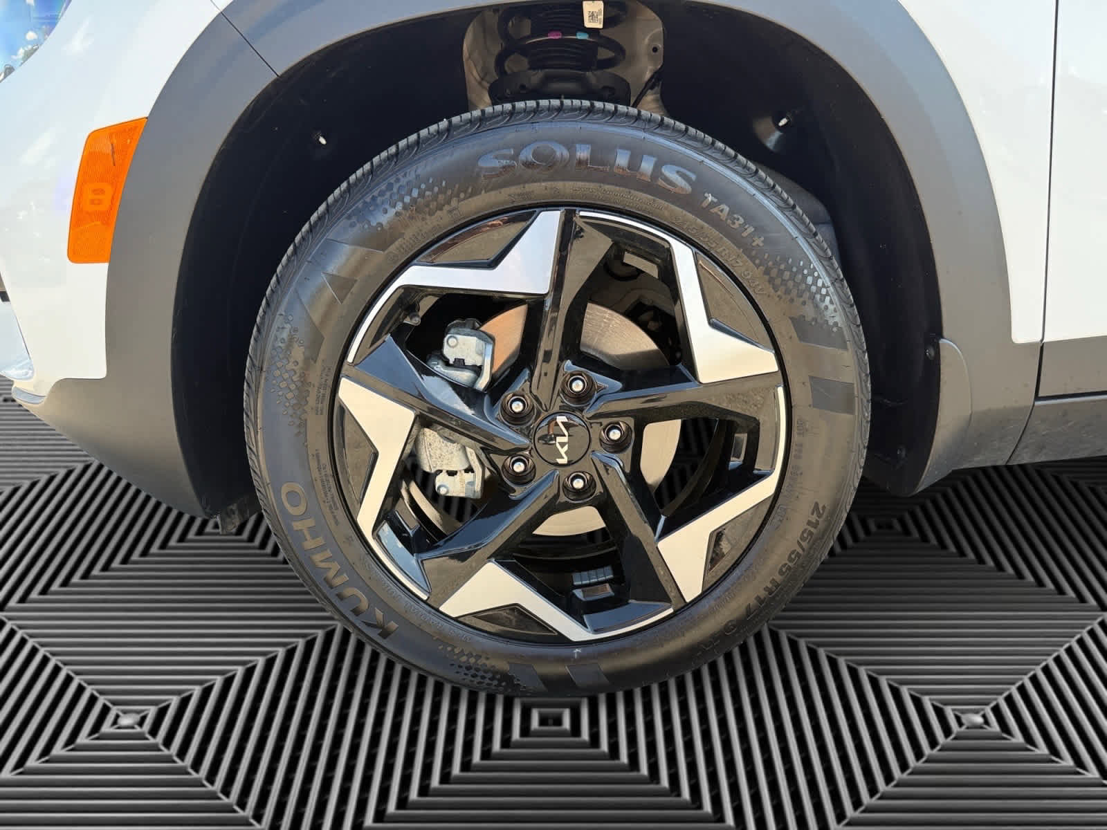 Used 2025 Kia Seltos EX w/ EX Sunroof Package image 9