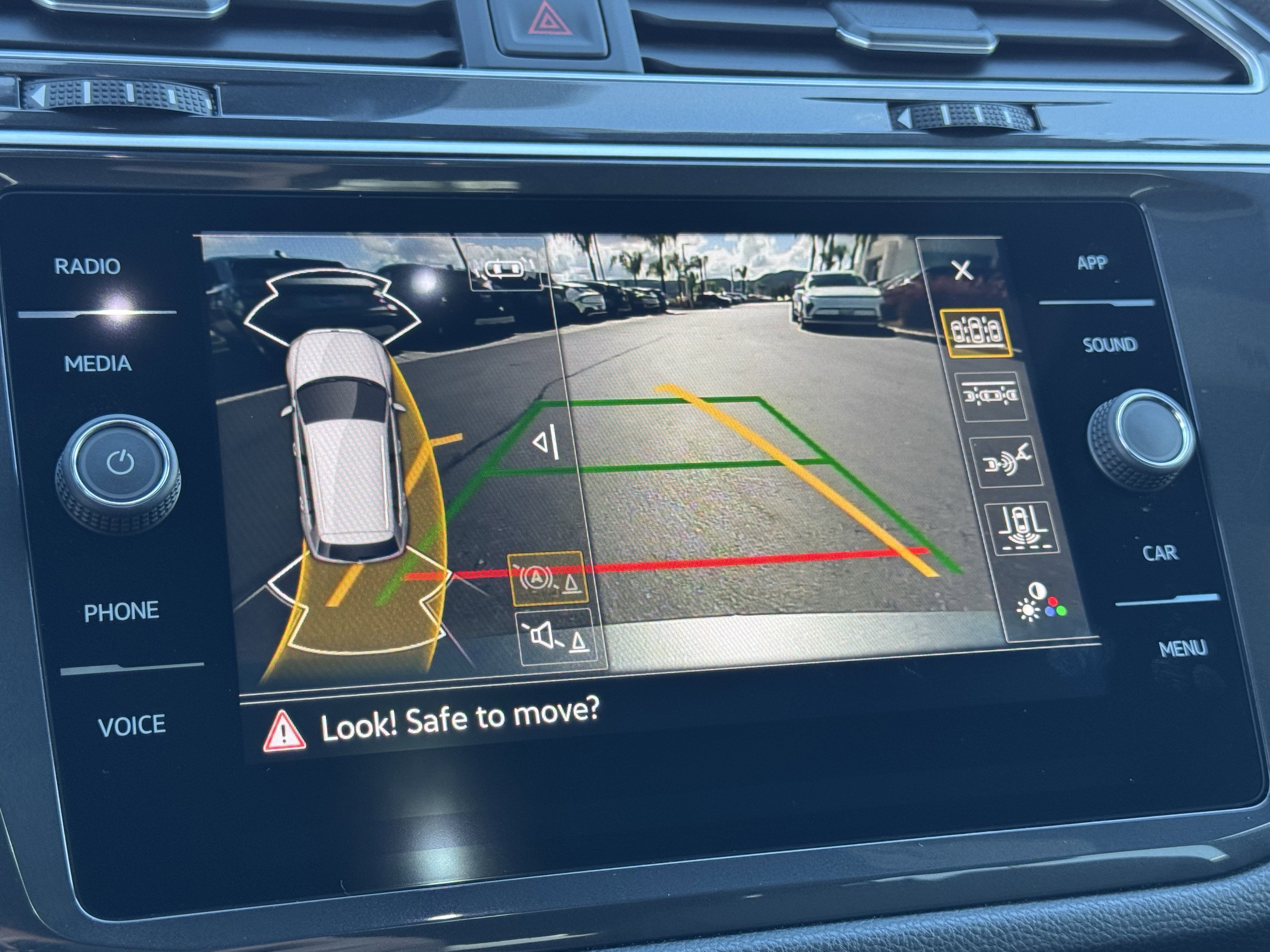 Certified 2024 Volkswagen Tiguan SE R-Line FWD image 28