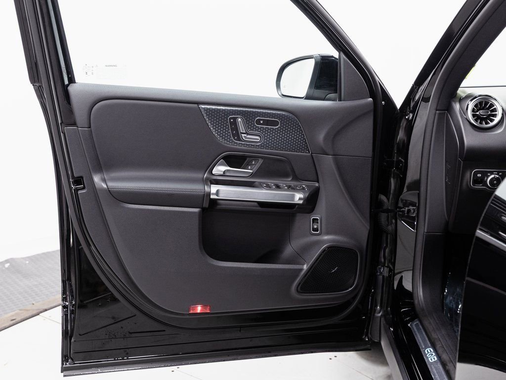 Used 2024 Mercedes-Benz EQB 350 4MATIC SUV image 5