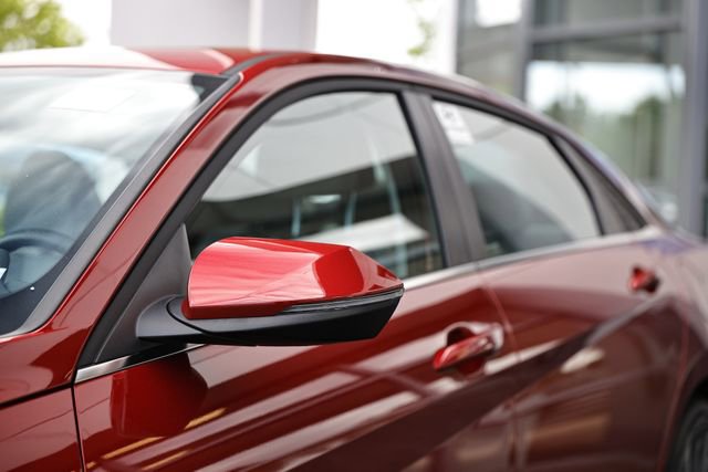 Certified 2025 Hyundai Elantra Limited FWD image 11