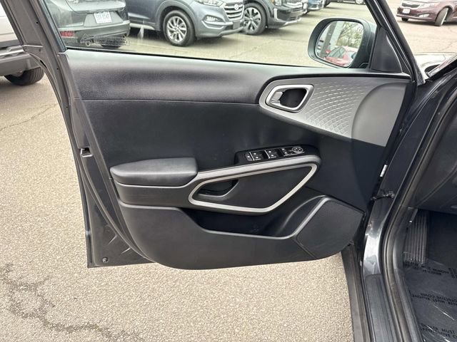 Used 2024 Kia Soul LX w/ Option Group 015 image 13
