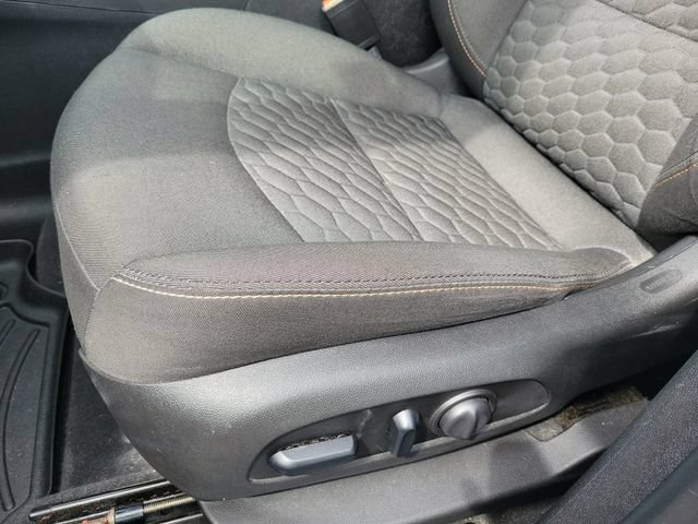 Used 2019 Chevrolet Equinox LT FWD image 24