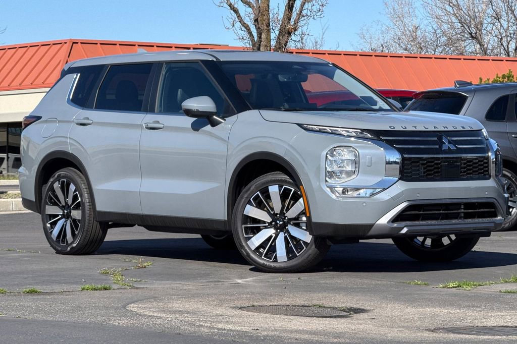 New 2026 Mitsubishi Outlander SE AWD/4WD image 2