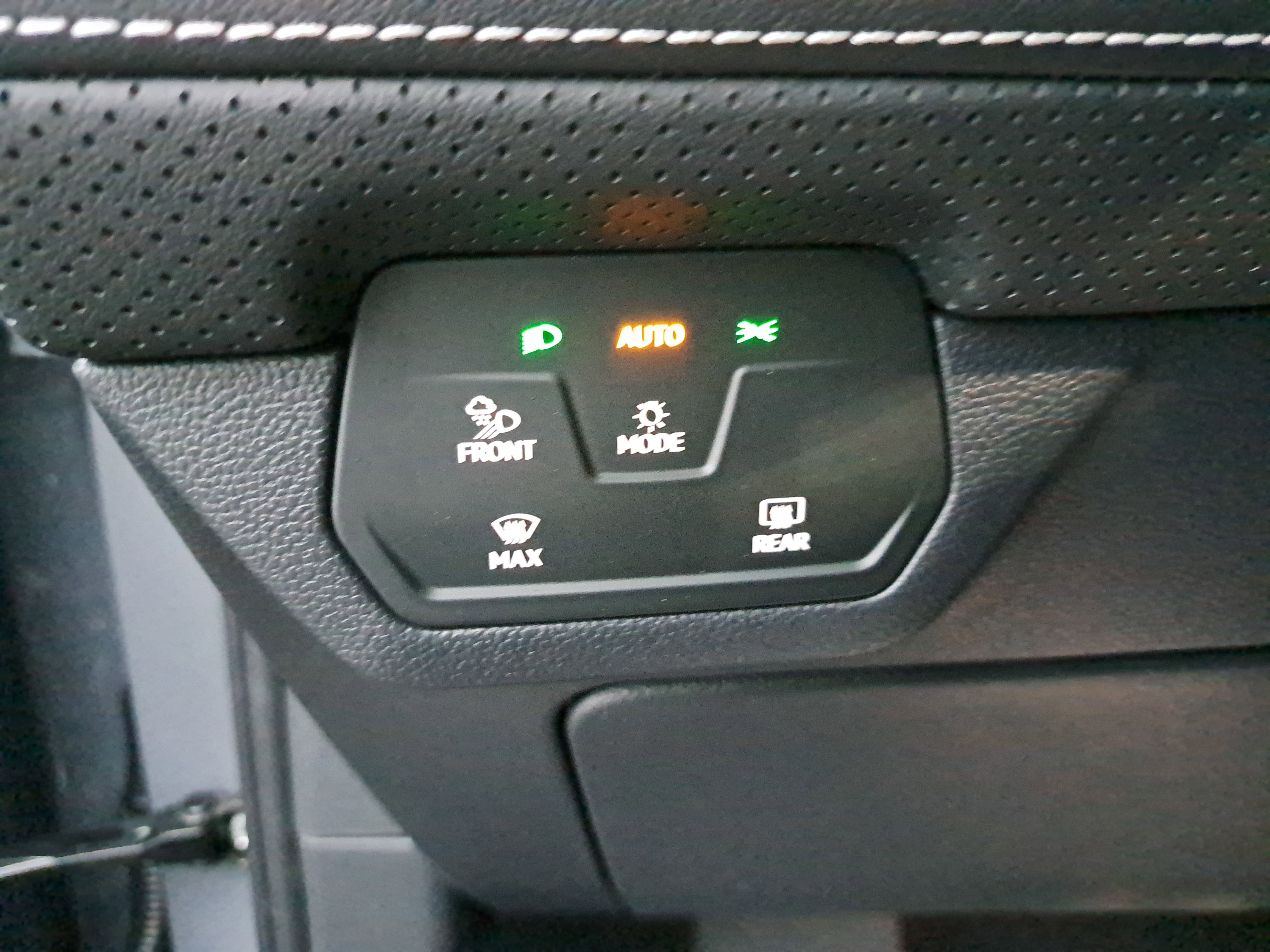 New 2026 Volkswagen Atlas SE FWD image 26