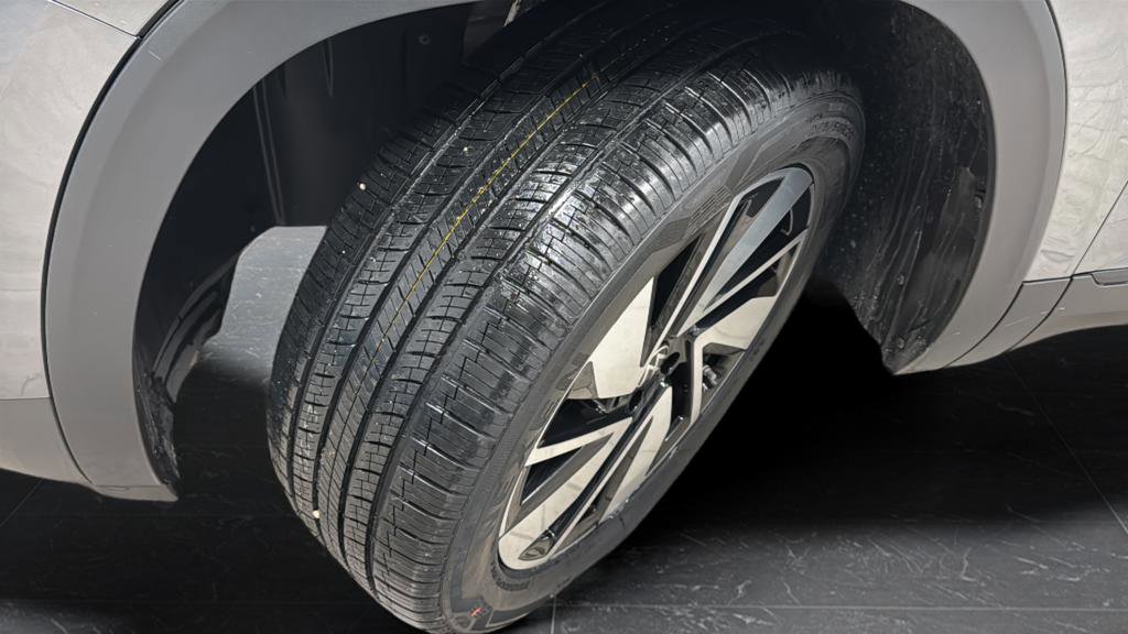 Used 2025 Volkswagen Atlas SE image 33