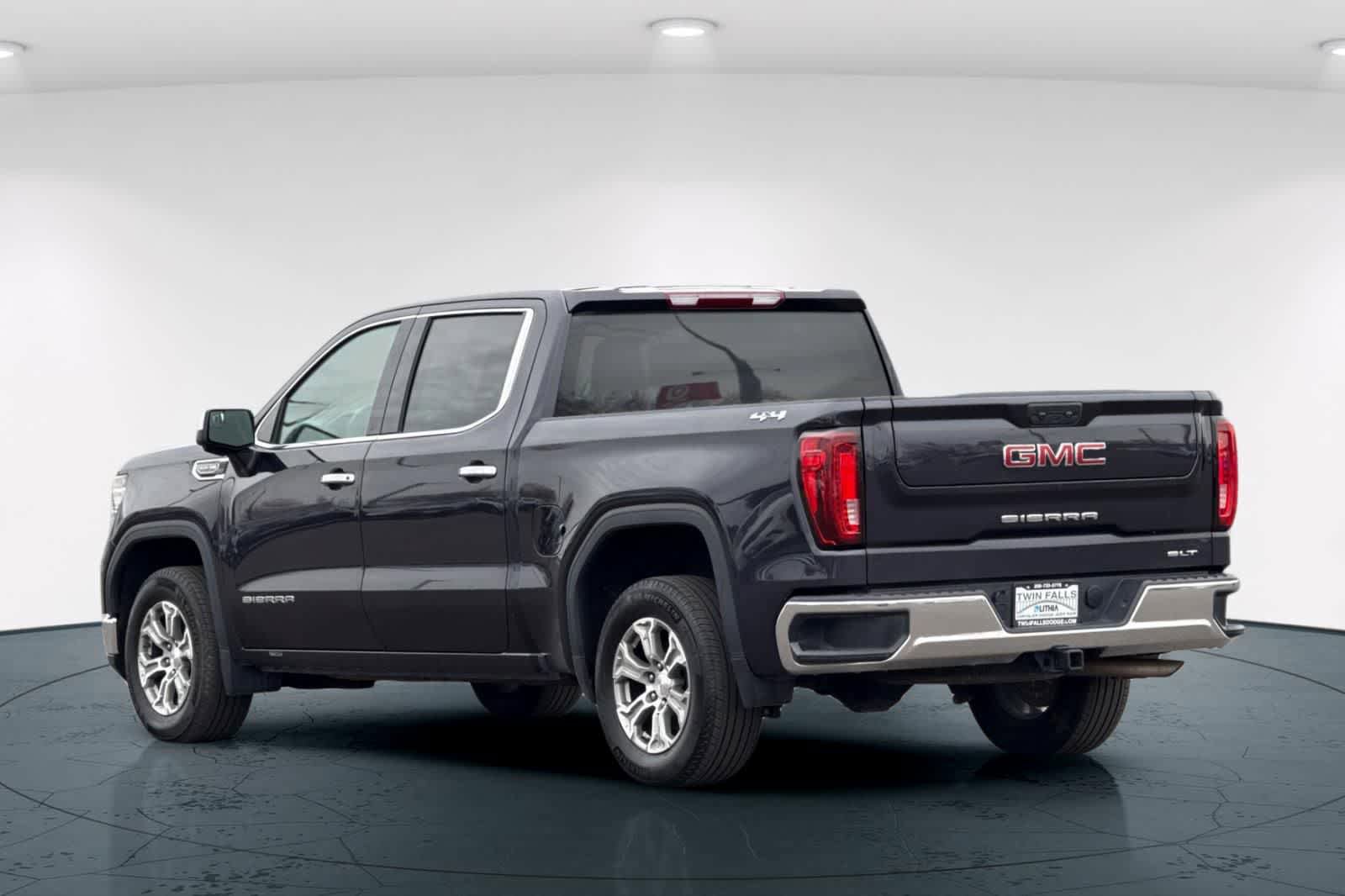 Used 2025 GMC Sierra 1500 SLT AWD/4WD image 8