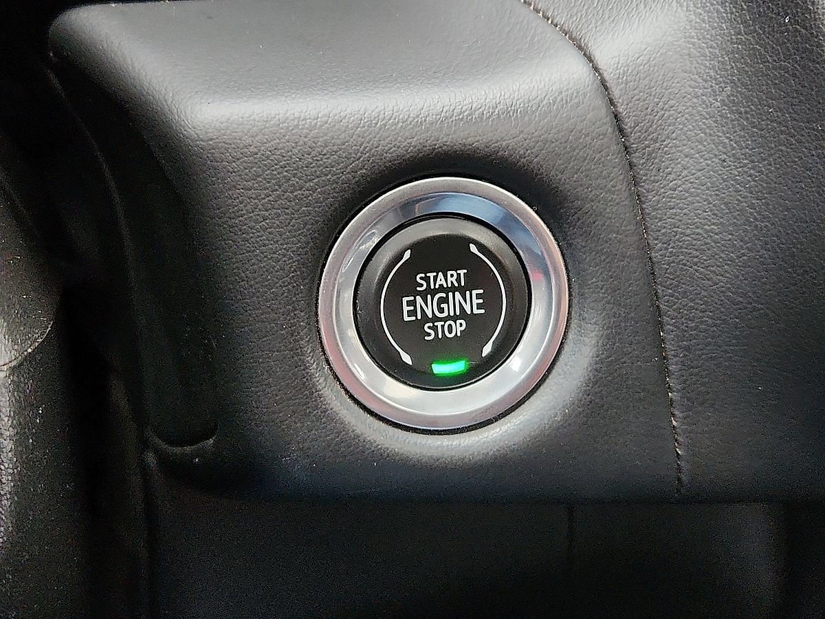 Used 2023 GMC Yukon AT4 w/ AT4 Premium Plus Package AWD/4WD image 9