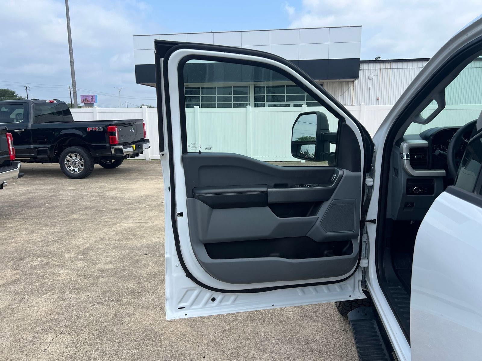 Used 2024 Ford F250 XLT AWD/4WD image 17