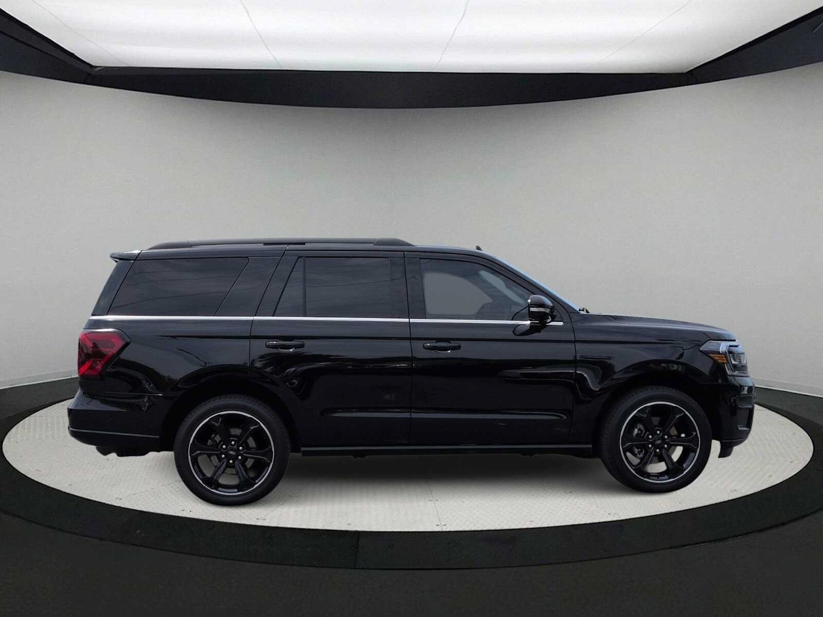 Used 2024 Ford Expedition Limited AWD/4WD image 9