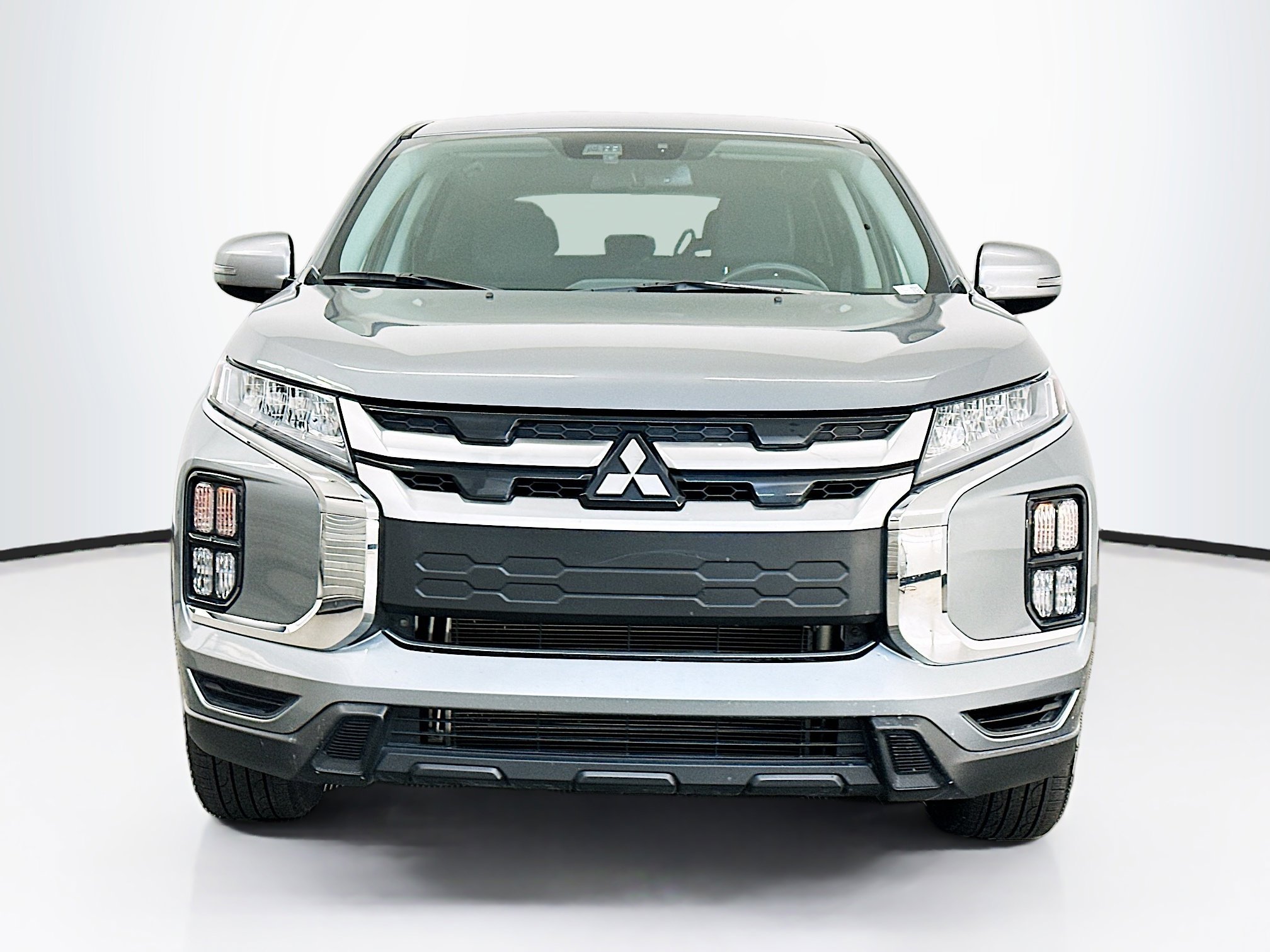 Used 2025 Mitsubishi Outlander Sport SE image 2