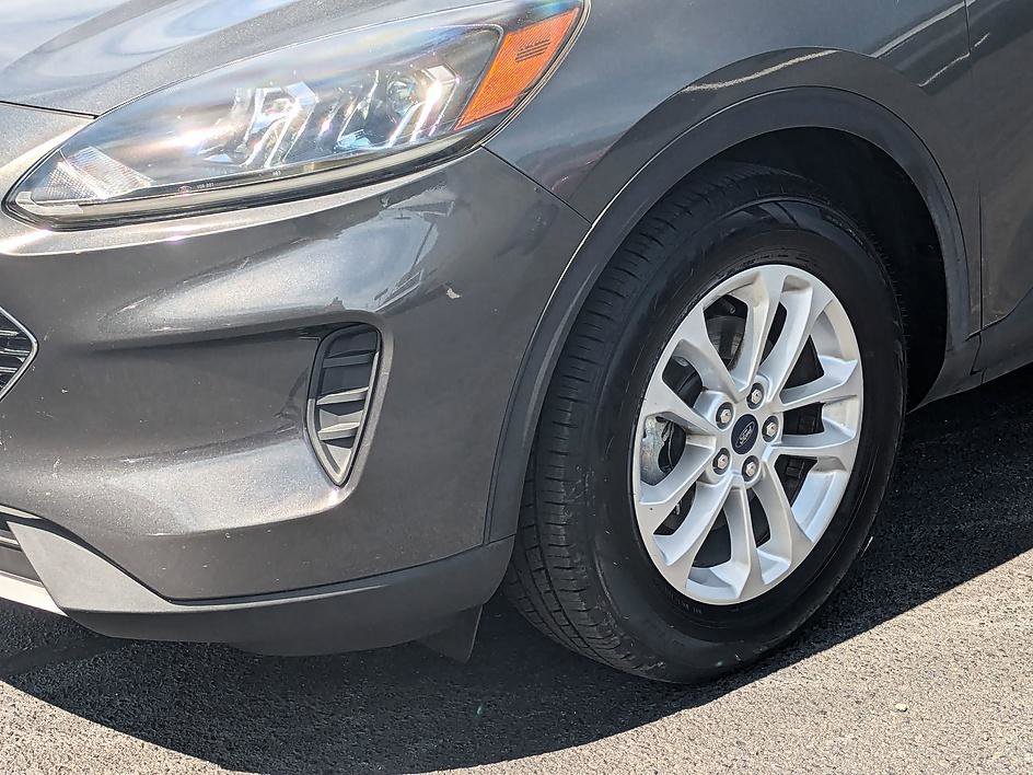 Used 2020 Ford Escape SE image 9