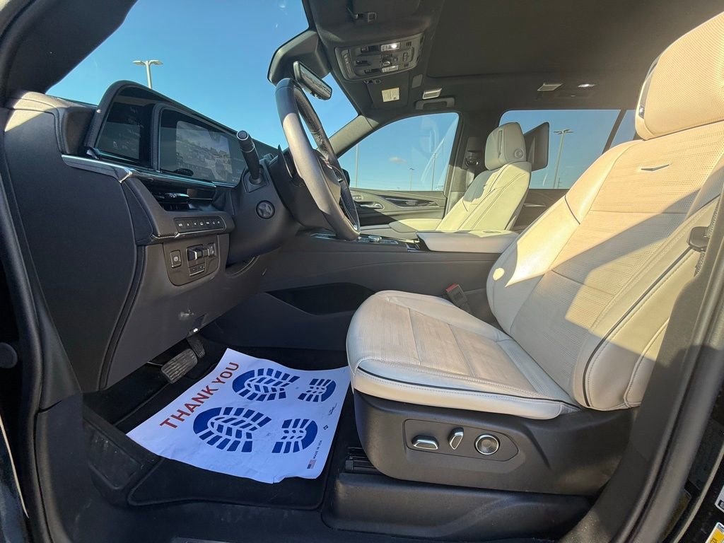 Certified 2024 Cadillac Escalade ESV Sport w/ LPO, ONYX Package image 29