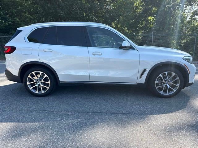 Used 2023 BMW X5 xDrive40i w/ Premium Package AWD/4WD image 4