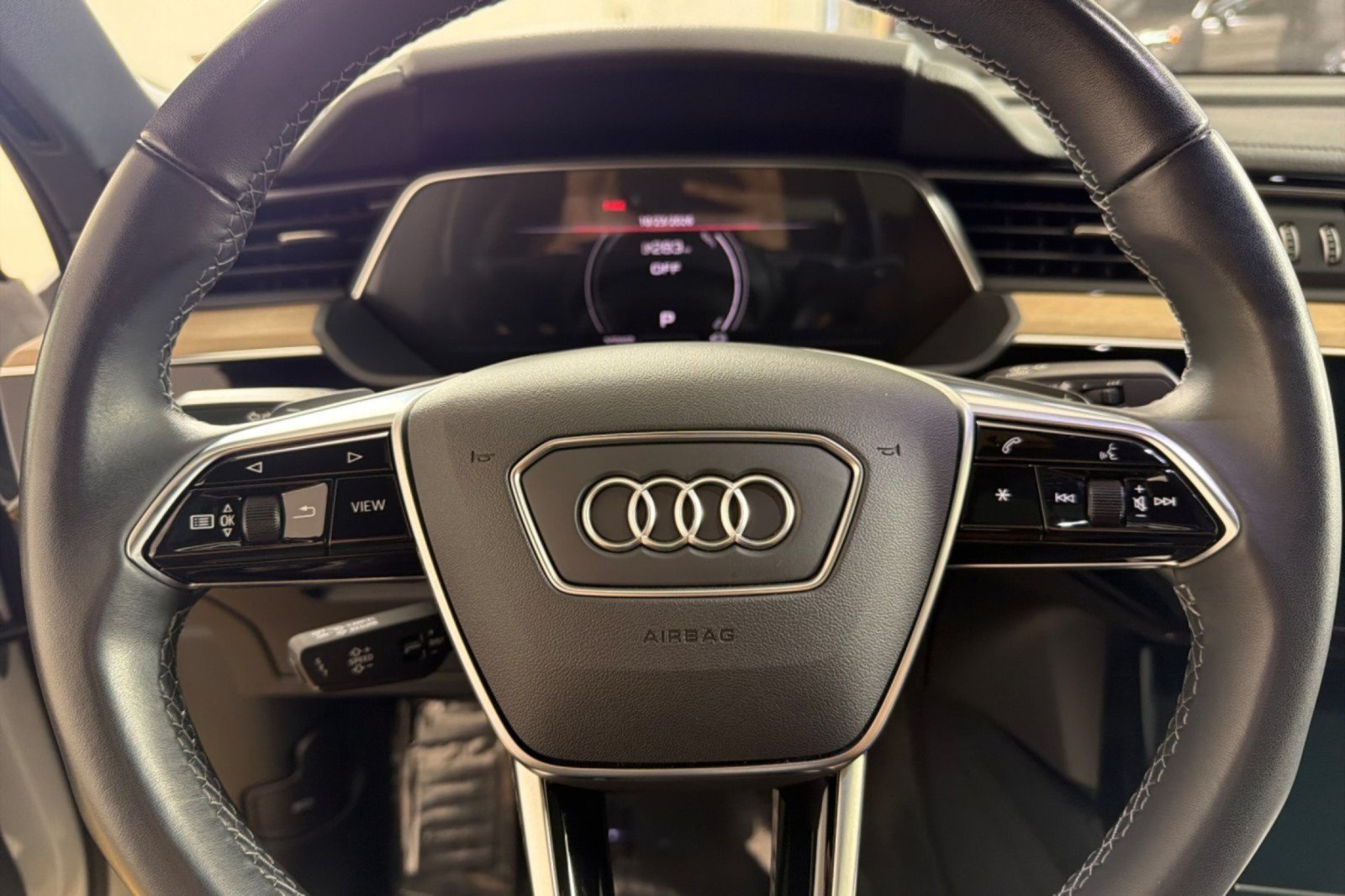 Used 2024 Audi Q8 e-tron Premium Plus AWD/4WD image 21