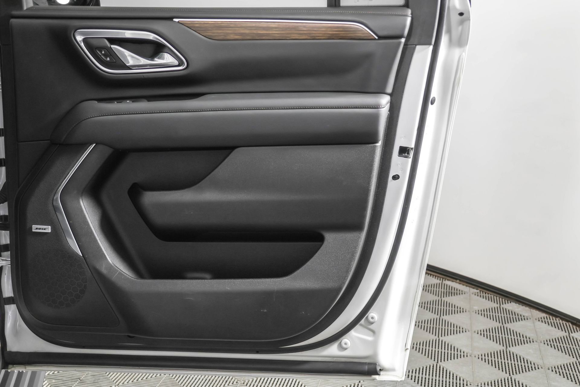 Used 2024 Chevrolet Suburban High Country image 51