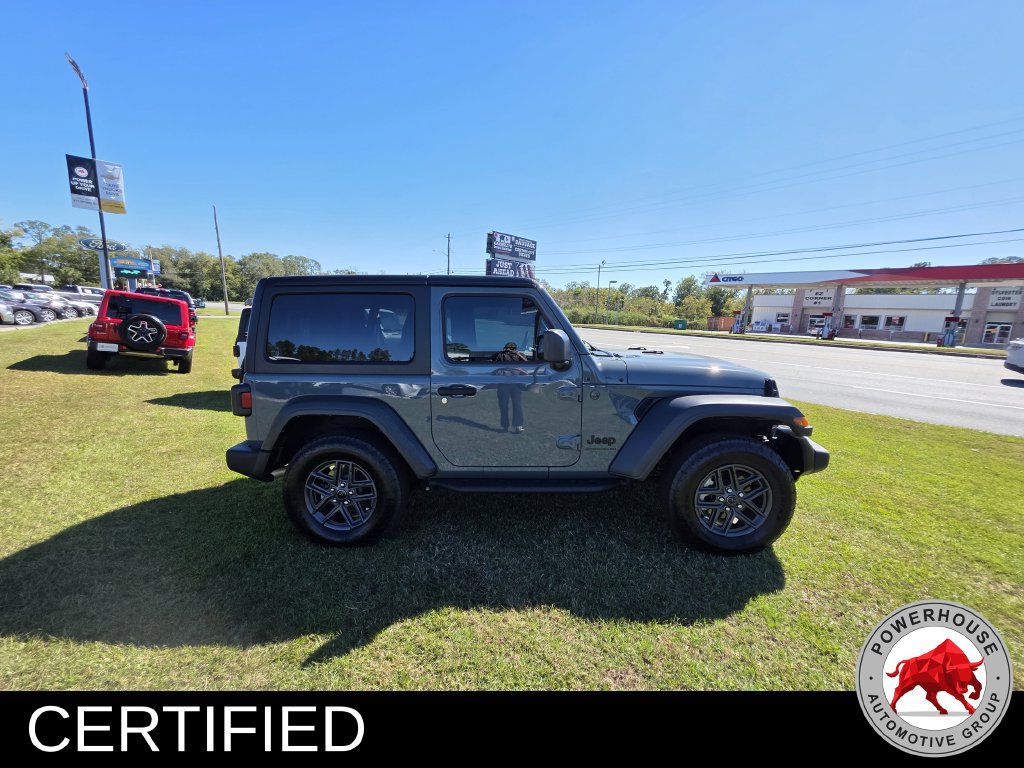 Used 2025 Jeep Wrangler Sport AWD/4WD image 8
